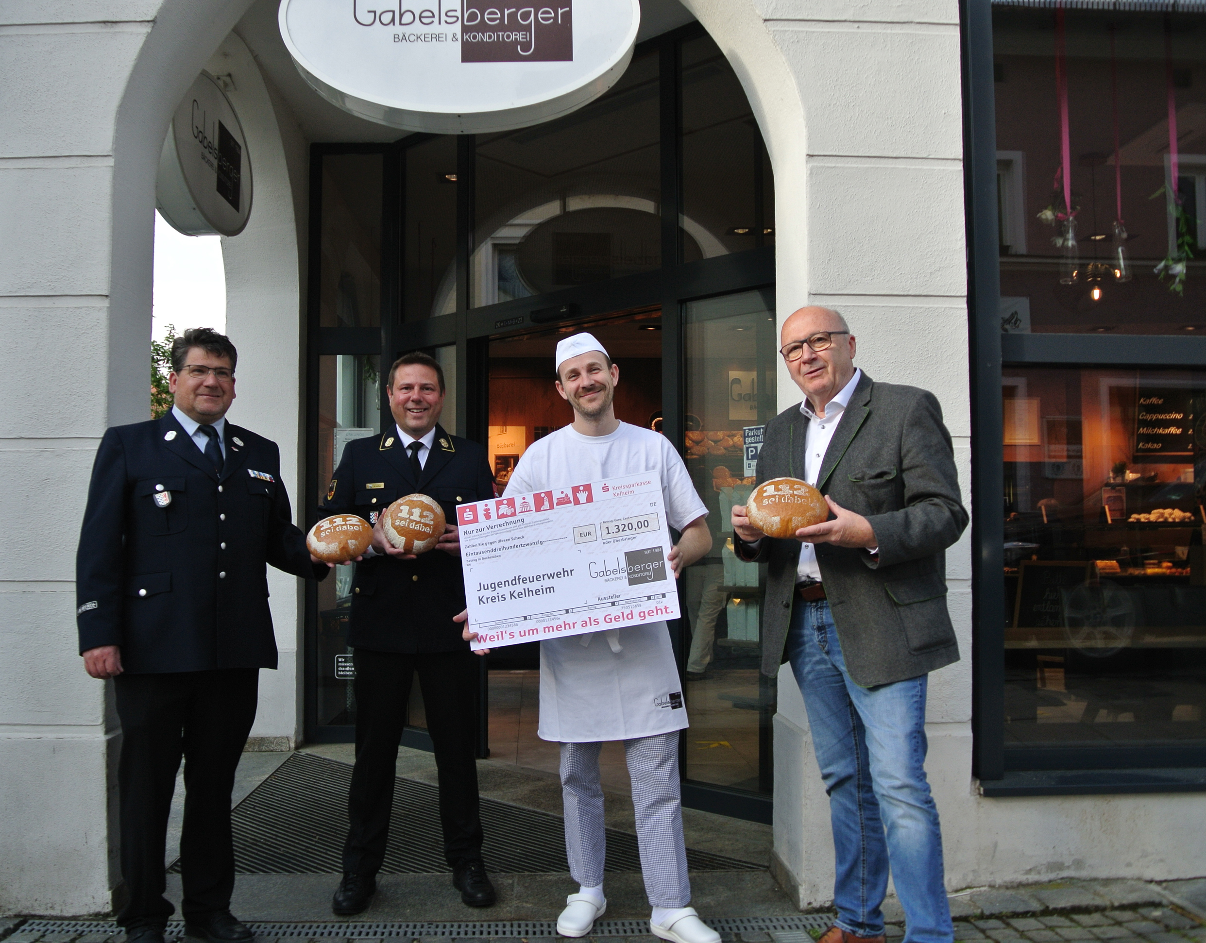 Spendenübergabe Bäckerei Gabelsberger an den Kreisfeuerwehrverband