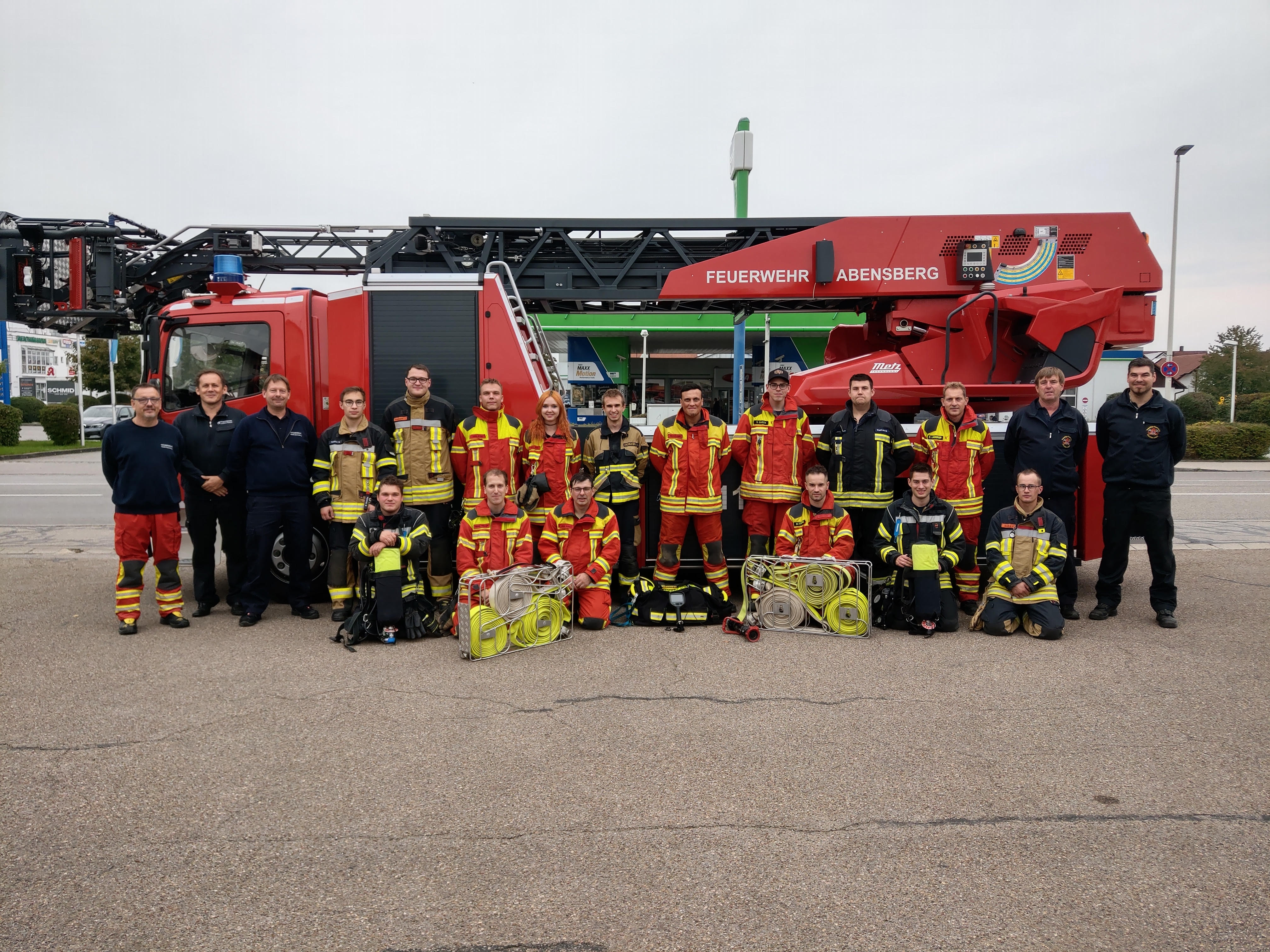 Freiwillige Feuerwehren im Landkreis Kelheim absolvieren Lehrgang Atemschutznotfallkonzept in Abensberg