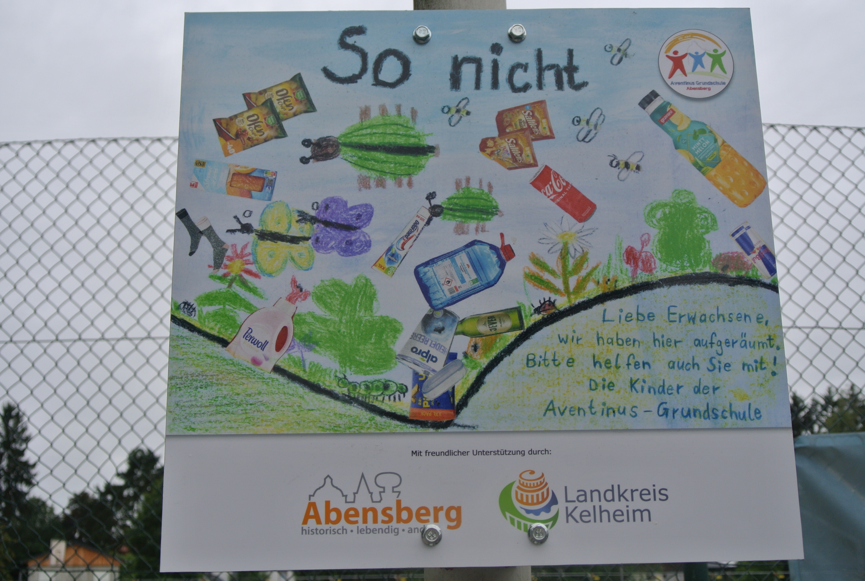 Die Aventinus-Grundschule in Abensberg räumte auf – Nachhaltige Schild